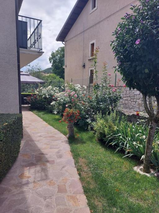 A Due Passi Dai Lupi Villa Civitella Alfedena Eksteriør billede