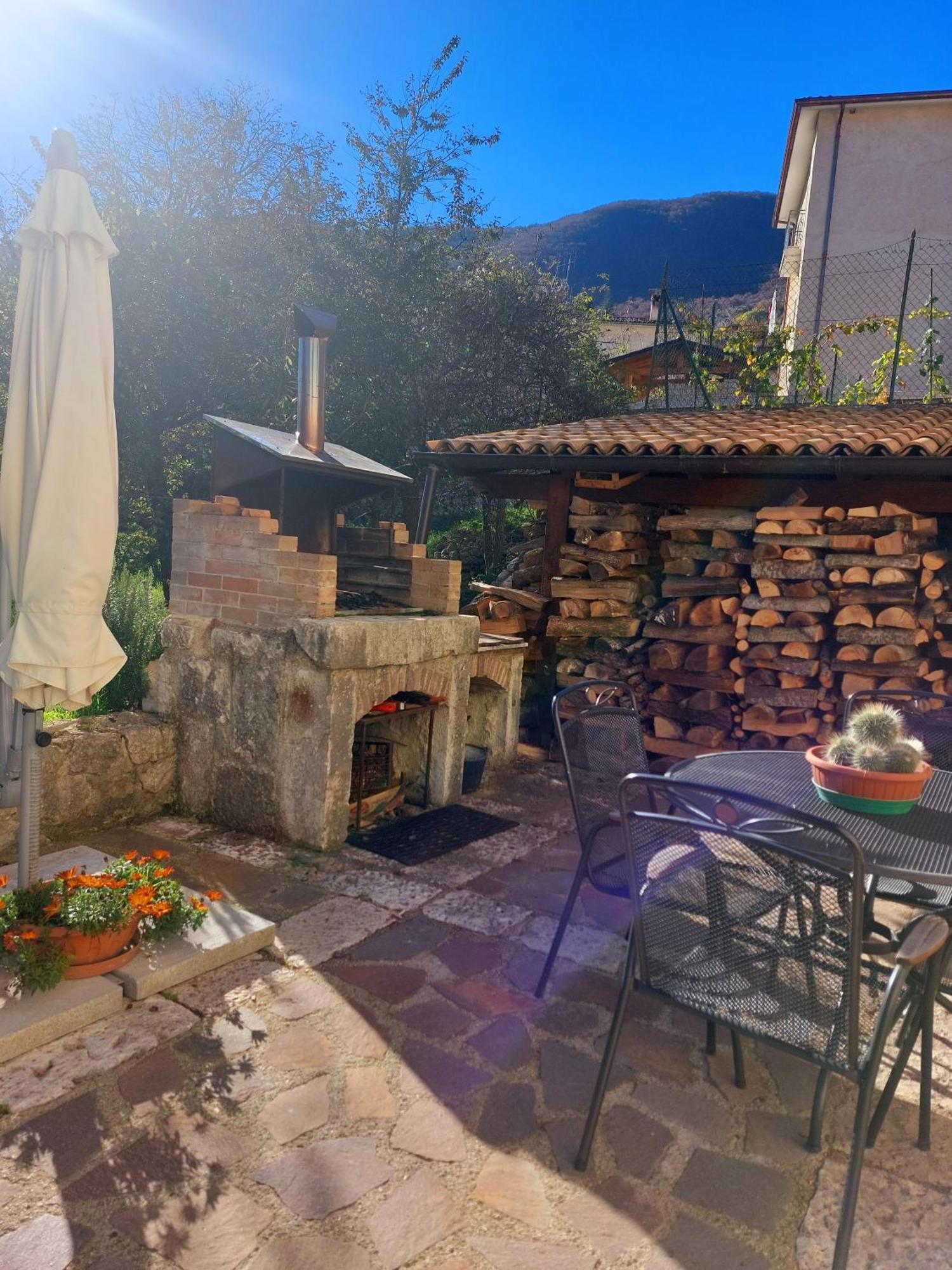 A Due Passi Dai Lupi Villa Civitella Alfedena Eksteriør billede