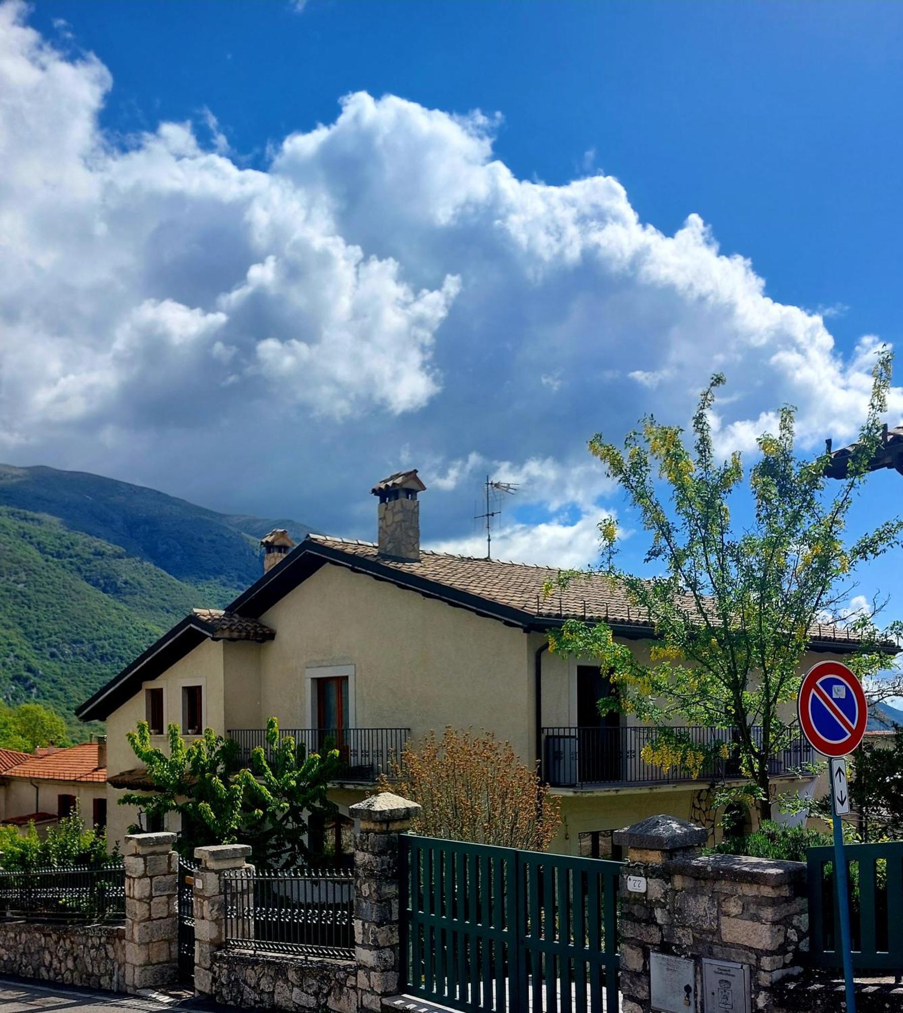 A Due Passi Dai Lupi Villa Civitella Alfedena Eksteriør billede